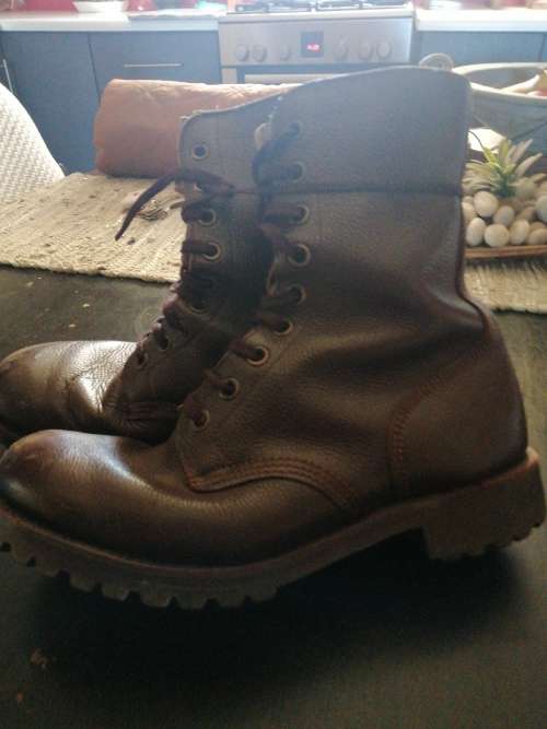 Mint condition SADF Border war boots, excellent condition size 9