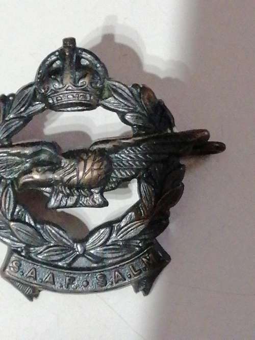 WW2 SAAF Cap badge and lapel badge