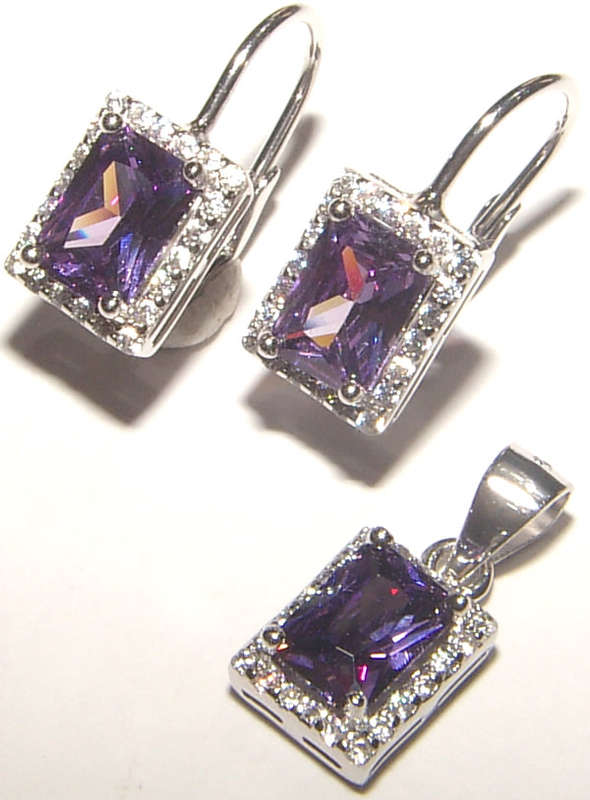 GORGEOUS PENDANT AND EARRINGS SET IN SOLID .925 STERLING SILVER!