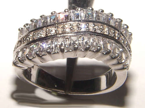 PURE PERFECTION! SOLID .925 STERLING SILVER RING WITH SIMULATED DIAMONDS!