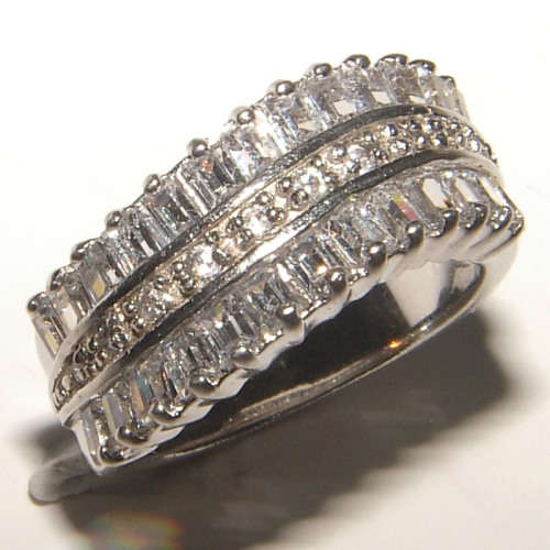 PURE PERFECTION! SOLID .925 STERLING SILVER RING WITH SIMULATED DIAMONDS!