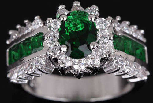 STUNNING EMERALD 18K WHITE GOLD FILLED DRESS RING