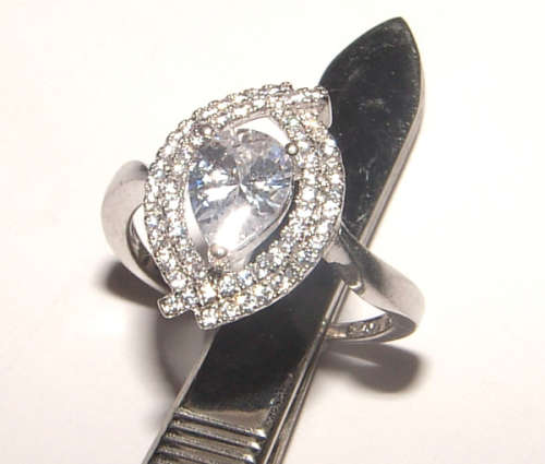 PURE PERFECTION! SOLID .925 STERLING SILVER RING WITH SIMULATED DIAMONDS!