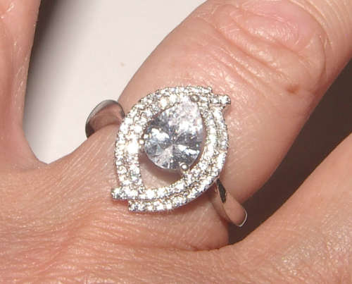 PURE PERFECTION! SOLID .925 STERLING SILVER RING WITH SIMULATED DIAMONDS!