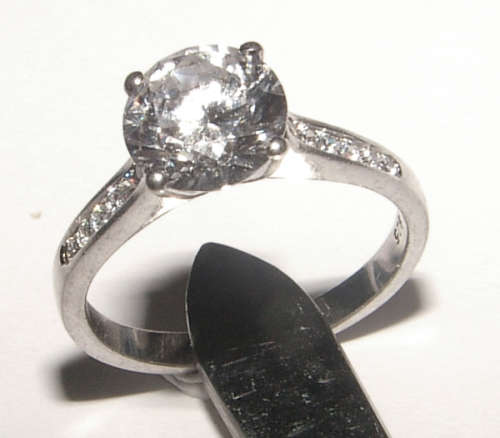 PURE PERFECTION! SOLID .925 STERLING SOLITAIRE RING WITH SIMULATED DIAMONDS!
