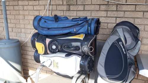 BARGAIN! - 29 GOLF CLUBS AND 3 GOLF BAGS ALL IN GOOD CONDITION - ONLY R1500!