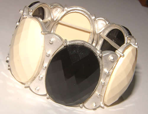 STUNNING BROAD LUCITE STRETCHY BRACELET WITH SILVER SPACERS!