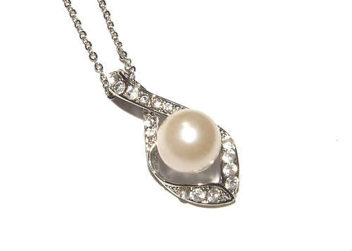 SPARKLING PEARL AND RHINESTONE NECKLACE