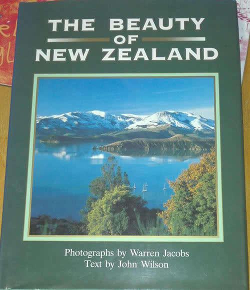COFFEE TABLE BOOK  -  THE BEAUTY OF NEW ZEALAND (CONDITION FAIR)