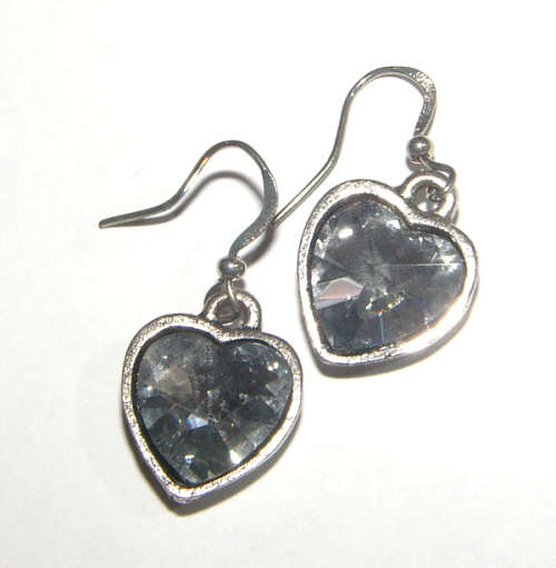 HEART DANGLING EARRINGS WITH LUCITE CRYSTALS