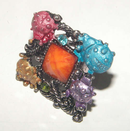 LUCITE AND RHINESTONE ENCRUSTED DRESS RING!