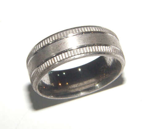 Gorgeous Solid .925 Sterling Silver Band