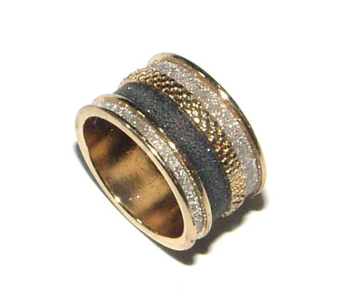 BEAUTIFUL RHINESTONE ENCRUSTED DRESS RING!