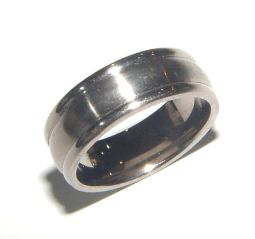 SOLID TITANIUM MEN`S BAND RING