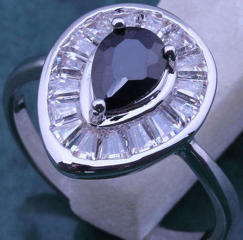 ***A WOAW RING!!!***STUNNING BLACK SAPPHIRE AND TOPAZ DRESS RING!!!