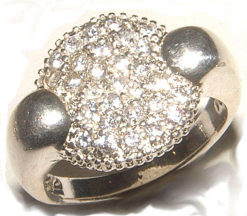 ***SIMPLY BEAUTIFUL!!***GORGEOUS DIAMOND COCKTAIL DRESS RING!