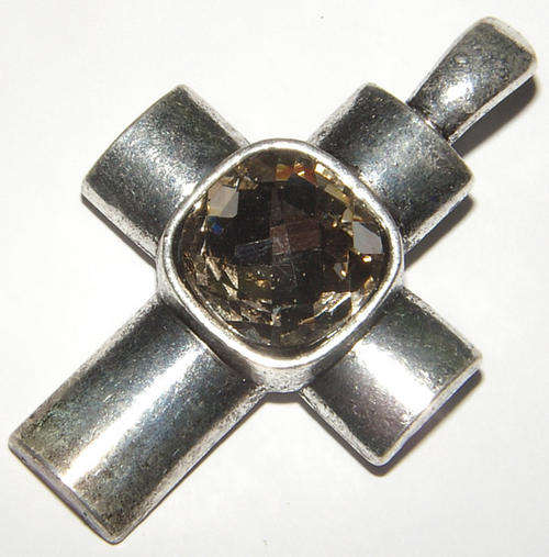 ***BRAND NEW!!!*** STUNNING CRYSTAL ENHANCER WITH OPENING BAIL!