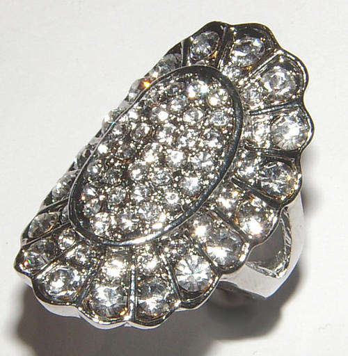 BEAUTIFUL RHINESTONE ENCRUSTED DRESS RING - ***NEW STOCK***!