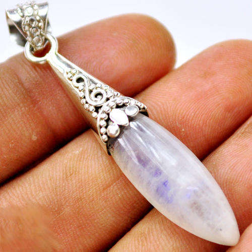 ***WOAW!!!***STUNNING NATURAL MOONSTONE  IN SOLID STERLING SILVER PENDANT!!!