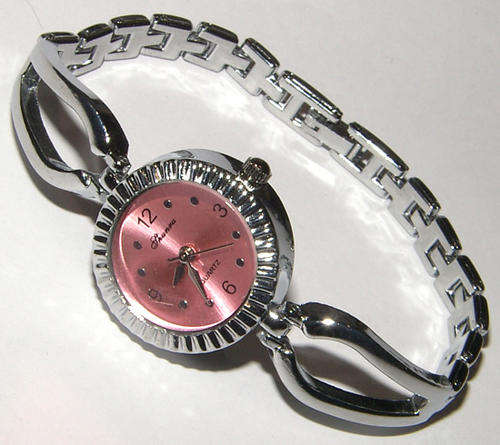 ELEGANT LADIES WATCH FROM THE BEIKE QUARTZ  COLLECTION!
