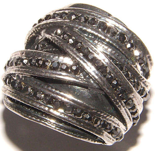 ***NEW!*** BEAUTIFUL RHINESTONE ENCRUSTED DRESS RING!
