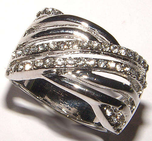 BEAUTIFUL RHINESTONE ENCRUSTED DRESS RING - ***NEW STOCK***!