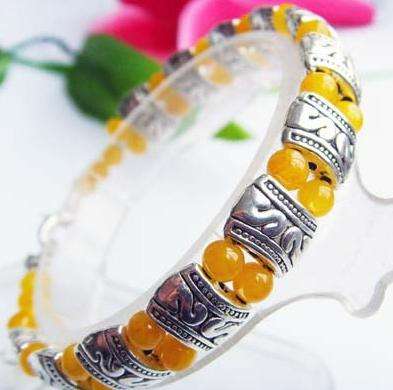 ***STUNNING DESIGN!!*** NATURAL JADE BRACELET!!