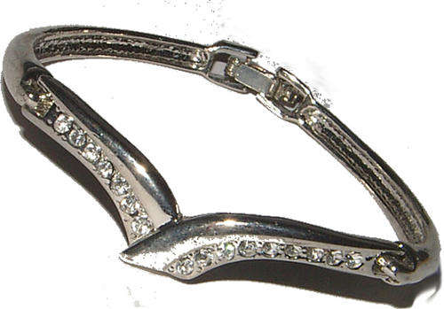 ***WOAW!*** SPARKLING RHINESTONE SILVER HINGED BANGLE!