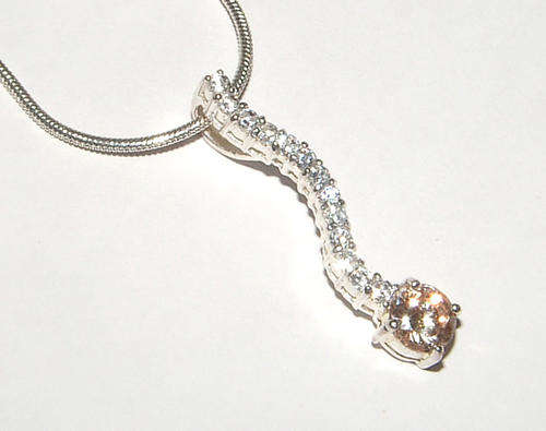 ***FINE AND ELEGANT QUALITY*** STUNNING STERLING SILVER LINEAR PENDANT