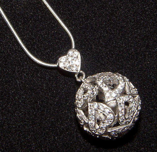 ***STUNNING!!!*** SOLID STERLING SILVER HEARTS DIAMOND PENDANT .