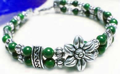 ***STUNNING DESIGN!!*** NATURAL JADE BRACELET!!