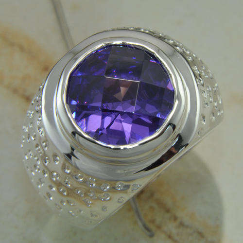 ***GORGEOUS DESIGN!!!***STUNNING AMETHYST IN STERLING SILVER RING!!!