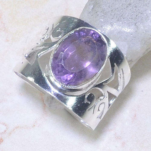***GORGEOUS DESIGN!!!***STUNNING NATURAL AMETHYST IN STERLING SILVER RING!!!