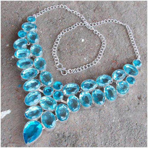 ****ELEGANCE AND BEAUTY!!****ONE OF A KIND TOPAZ GEMSTONE NECKLACE!