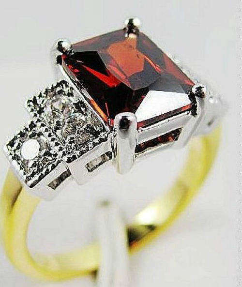 ***WOAW!!!***STUNNING GARNET COCKTAIL RING!!!