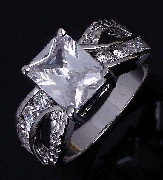 ***WOAW!!!***STUNNING WHITE SAPPHIRE COCKTAIL DRESS RING!!!