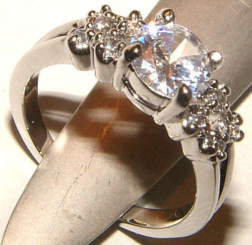 ***GORGEOUS!!***STUNNING WHITE GP SOLITAIRE RING!!!