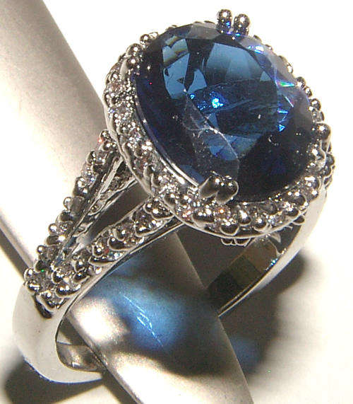 ***GORGEOUS!!***STUNNING SAPPHIRE COCKTAIL RING!!!