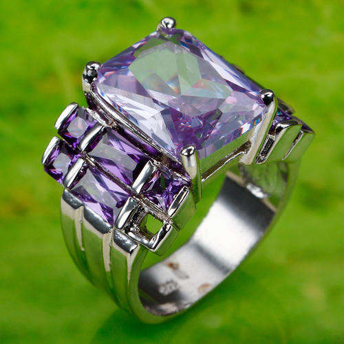 ***REDUCED!!!***STUNNING AMETHYST STERLING SILVER RING!!!