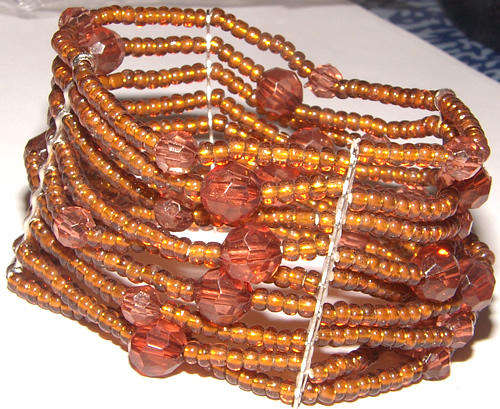 ***PRETTY AS A PICTURE!!*** MULTISTRAND LUCITE STRETCHY BRACELET!