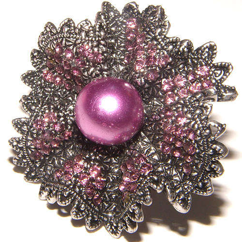 BEAUTIFUL PEARL AND RHINESTONE ENCRUSTED DRESS RING - ***NEW***