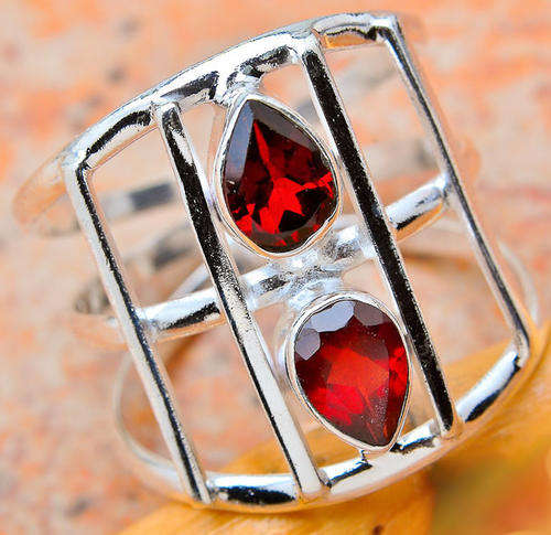 ***WOAW!!!*** NATURAL GARNETS IN SOLID STERLING SILVER RING!!!