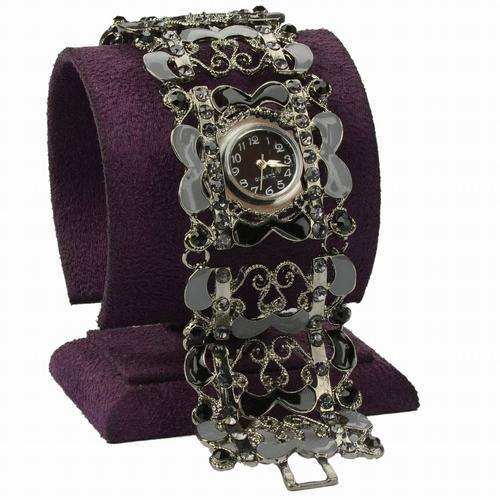 '''PERFECT ACCESSORY!''' SPARKLING RHINESTONE ENCRUSTED VINTAGE STYLE DRESS WATCH!