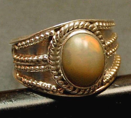 ***WOAW!!!*** RARE ETHIOPIAN OPAL IN SOLID STERLING SILVER RING!!!