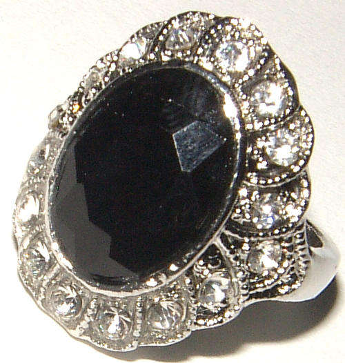 **SIZE 7 **GORGEOUS BOLD DRESS RING WITH LUCITE CRYSTAL AND RHINESTONES!