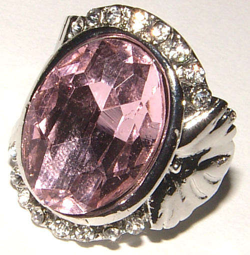 **SIZE 7.5 **GORGEOUS BOLD DRESS RING WITH LUCITE CRYSTAL AND RHINESTONES!