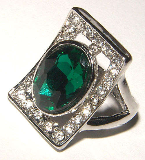 **SIZE 7.25 **GORGEOUS BOLD DRESS RING WITH LUCITE CRYSTAL AND RHINESTONES!