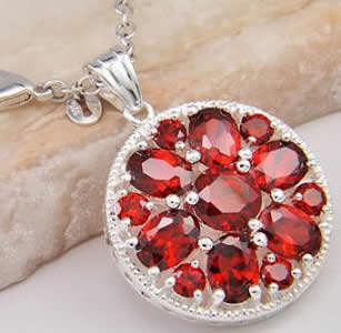 ***GORGEOUS AND NEW!!!***STUNNING GARNETS IN STERLING SILVER CIRCLE PENDANT!!!