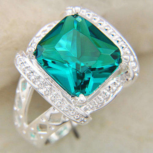***GORGEOUS AND NEW!!!***STUNNING GREEN AMETHYST CZ STERLING SILVER RING!!!