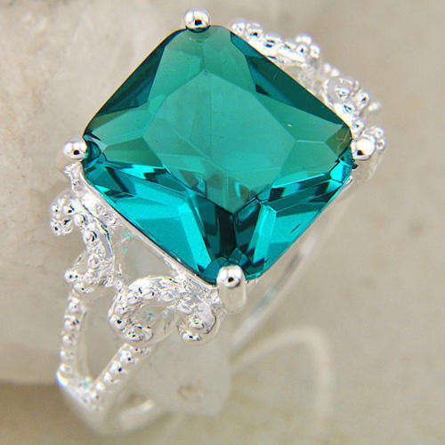 ***GORGEOUS AND NEW!!!***STUNNING GREEN AMETHYST CZ STERLING SILVER RING!!!